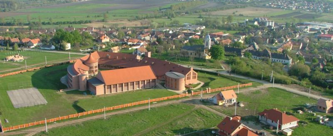 Az Aszódi Evangélikus Gimnázium látképe